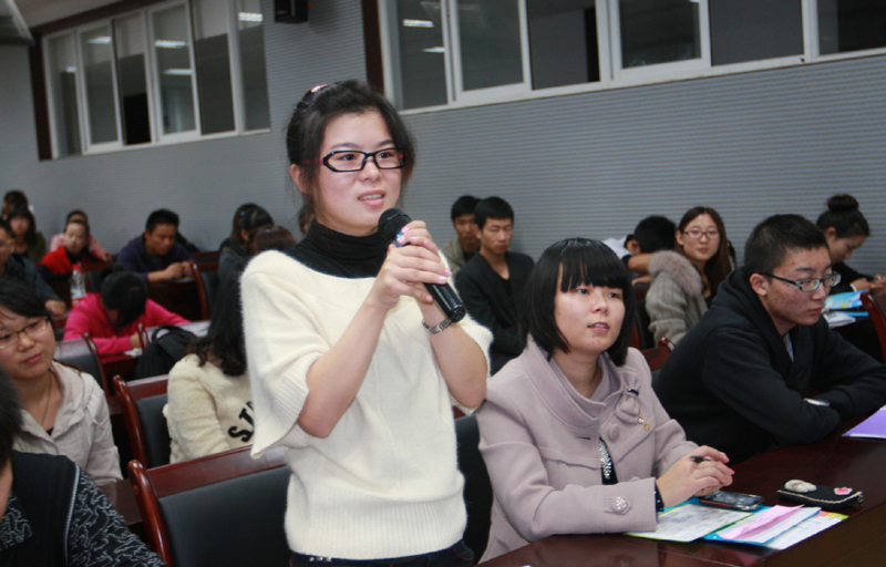 江苏2011年自学考试毕业生专场招聘会在南京举行5