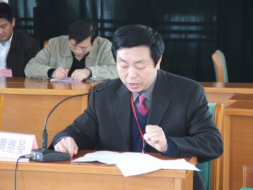江西自考办主任黄继晏在2005年10月全省自学考试巡视考点的《简要汇报》1